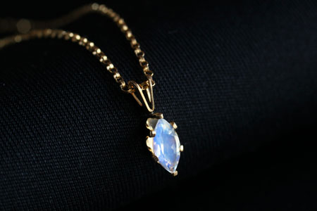 - Petit Jewel * Royal Blue Moon Stone -